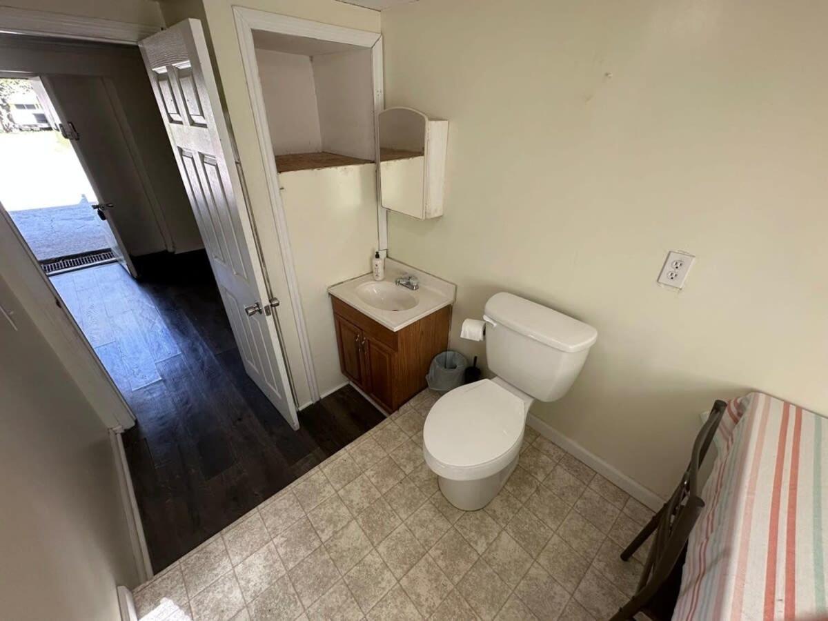Charming 3-Bed, 1,5 Bath Home - Entire Space Just For You! Goodlettsville Eksteriør billede
